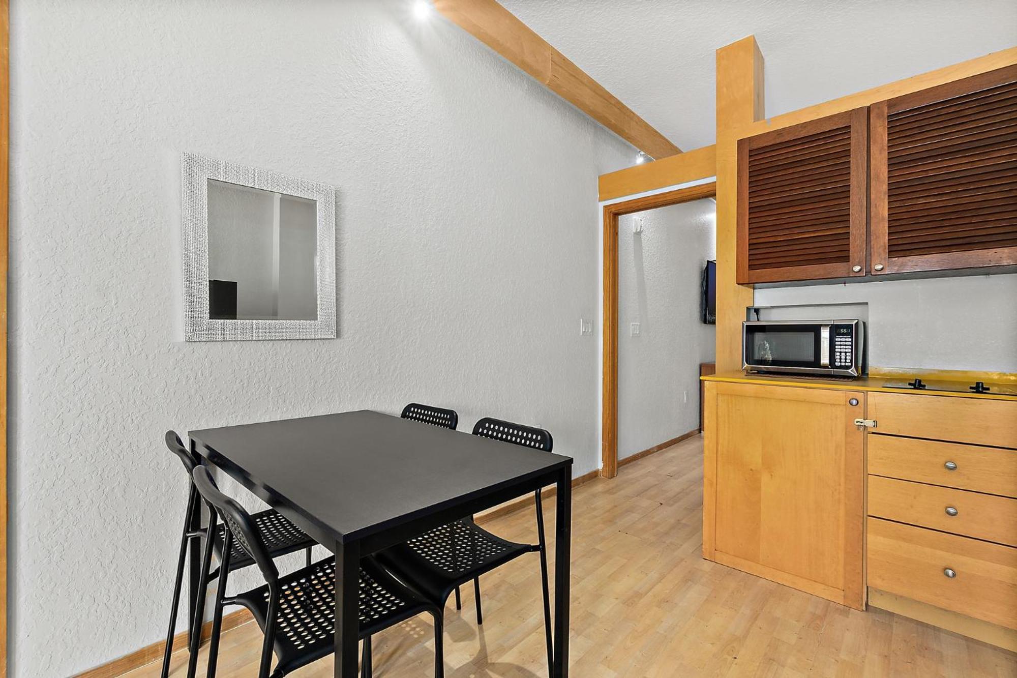 Cozy Queen Suite In European Village With Balcony View Near Beaches Palm Coast Exterior foto